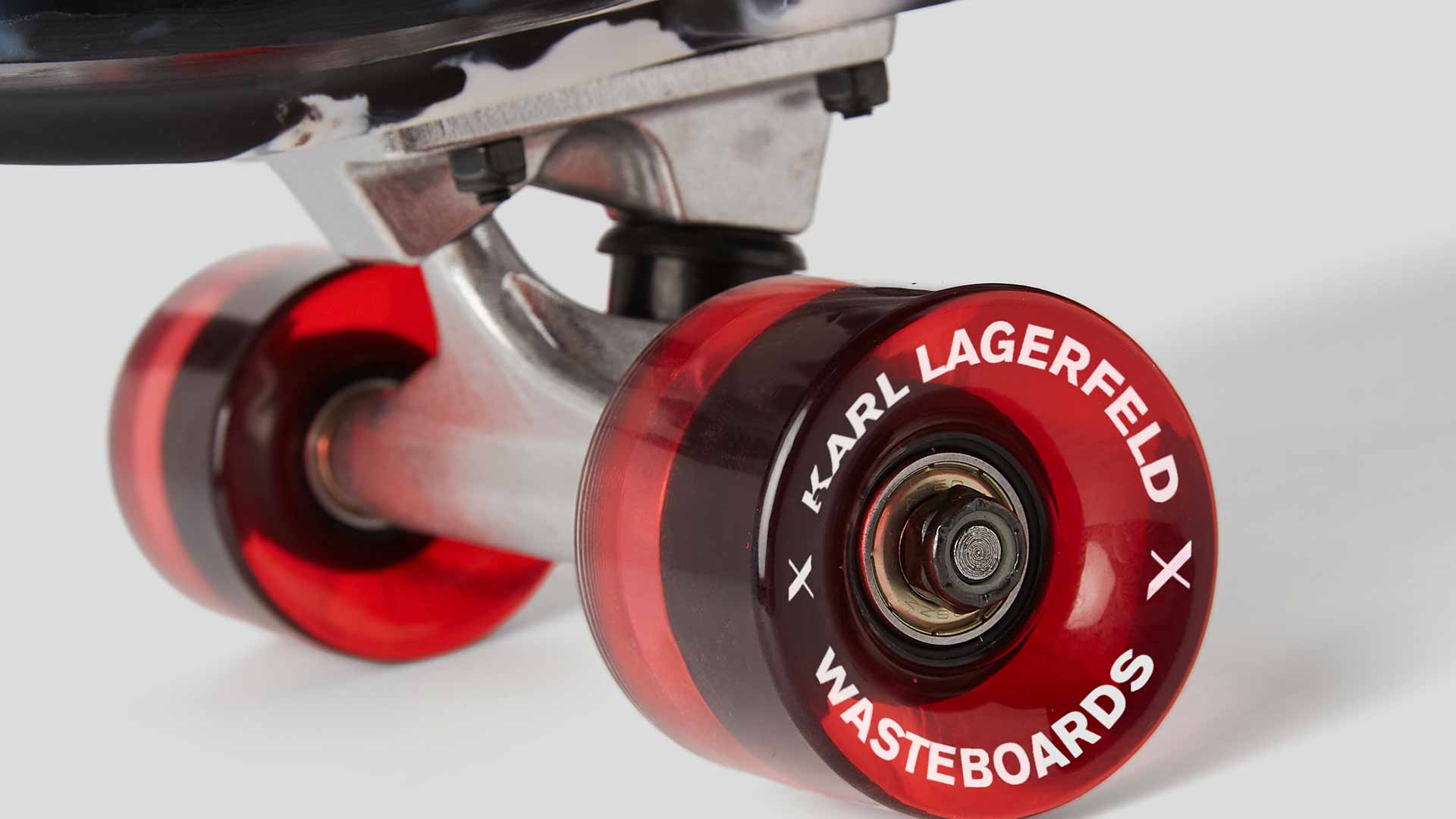 KARL LAGERFELD skateboard, born from collaboration between Karl Lagerfeld and Wasteboards